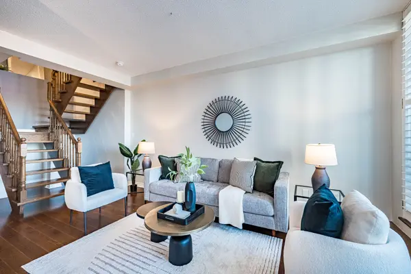 Toronto C08, ON M5A 4R2,39 Parliament ST #909