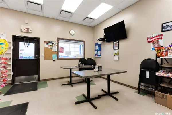 Vibank, SK S0G 4Y0,303 Railway AVENUE