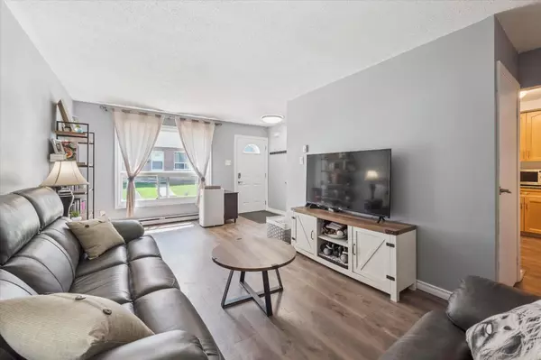 Waterloo, ON N2L 5A7,453 Albert ST #14