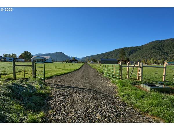 Wallowa, OR 97885,Upper Diamond Lane