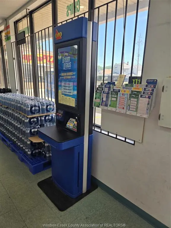 99 Talbot Street East #1, Leamington, ON N8H 1L4