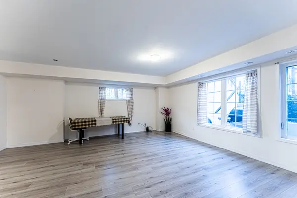 Vaughan, ON L4L 1J4,26 Bruce ST #B02