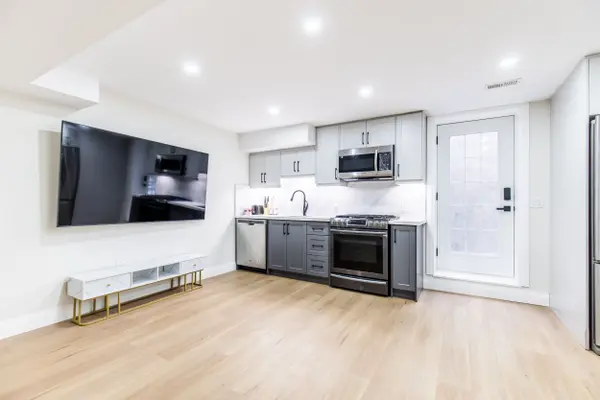 Niagara Falls, ON L2G 0H4,6544 SAM IORFIDA DR #bsmnt