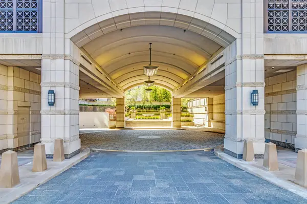 155 St Clair AVE W #308, Toronto C02, ON M4V 0A1