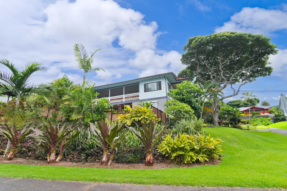 Kailua-kona, HI 96740,77-349 AINANANI ST