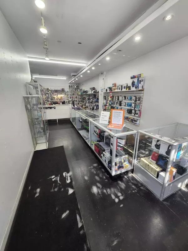 Toronto E03, ON M4J 1L5,764 Danforth AVE #286