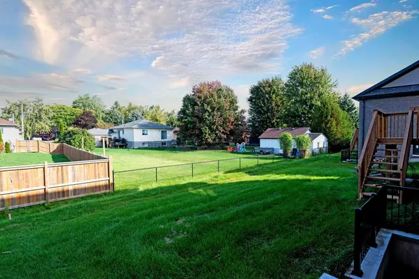 Clearview, ON L0M 1S0,252 Wilcox DR