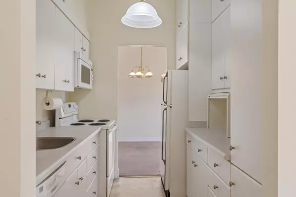 St. Catharines, ON L2N 5T2,196 Scott ST #513