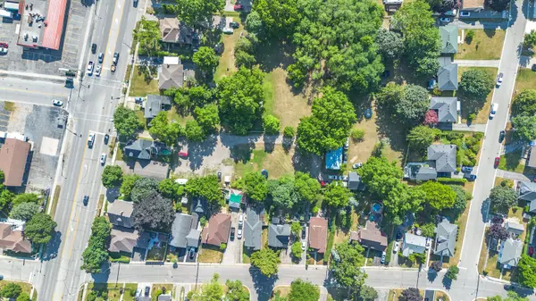 Brantford, ON N3S 3S4,816 Colborne ST E