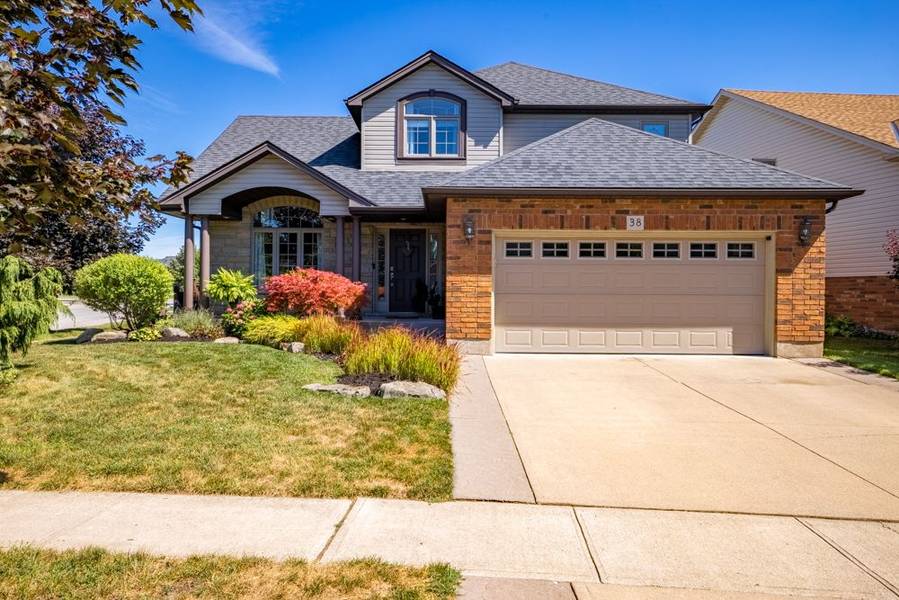 38 Nicholas DR, St. Catharines, ON L2S 4C5