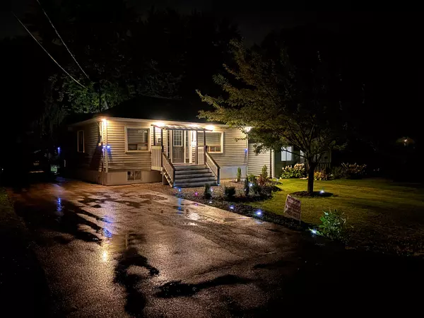 Georgina, ON L4P 2T9,239 Royal RD