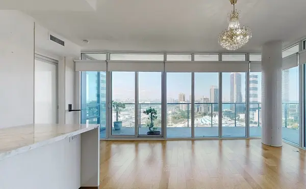 Toronto W06, ON M8Y 0B6,90 Park Lawn RD #2608