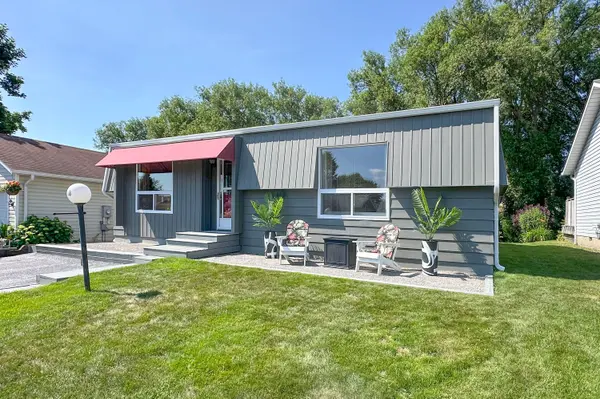 Clarington, ON L1B 1A4,10 Eastbank RD