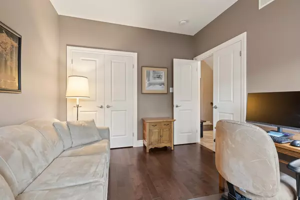 London North, ON N6G 0K1,2081 Wallingford AVE #24