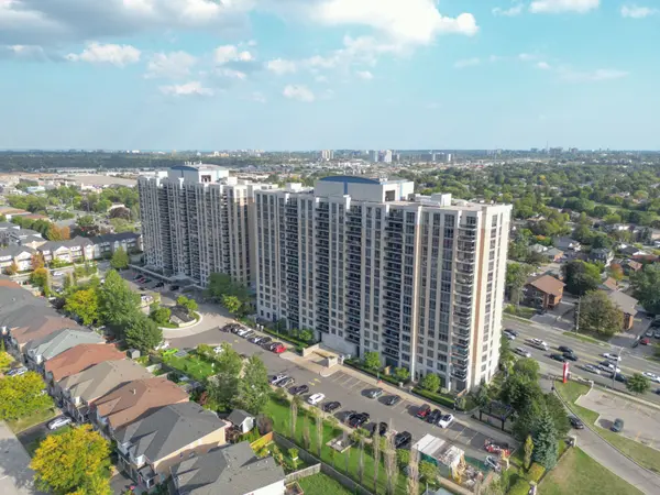 Toronto E04, ON M1P 5C8,18 Mondeo DR #742