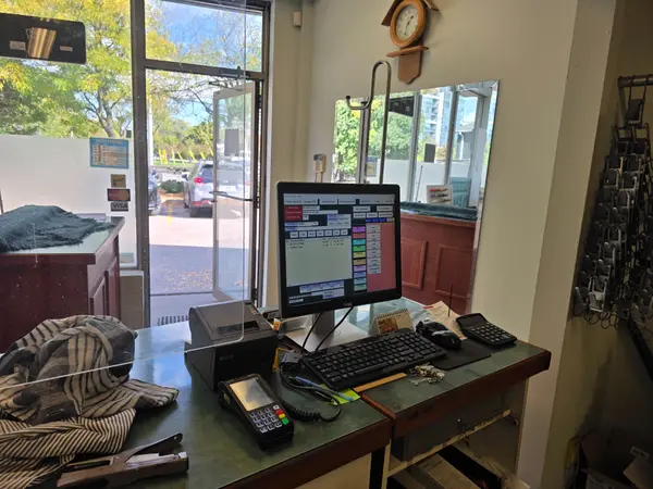 2057 Royal Windsor DR, Mississauga, ON L5J 1K5