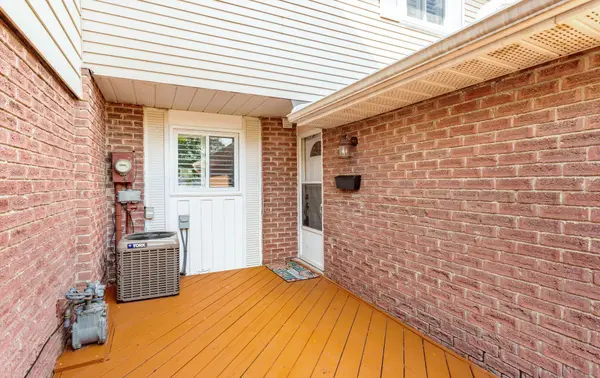 Brampton, ON L6V 3K4,42 Gilmore DR