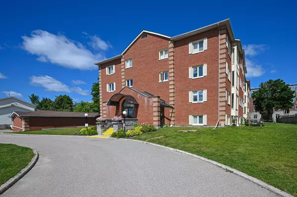 Smiths Falls, ON K7A 5H8,10 Armstrong DR #201