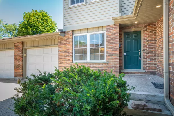 Waterloo, ON N2L 6J5,250 Keats WAY #8