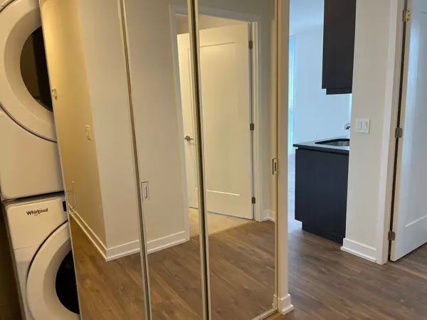 Toronto C01, ON M5V 0S6,99 John ST #3204