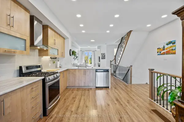 Whitby, ON L1R 0N8,7 Shawfield WAY #79