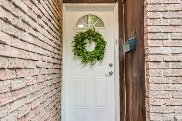 Mississauga, ON L5N 1Y3,6959 Cadiz CRES