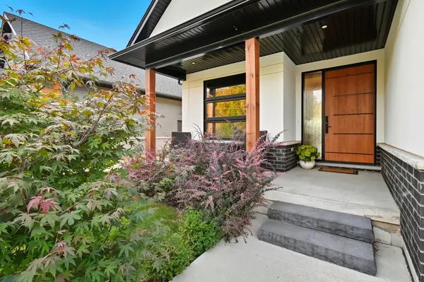 Pelham, ON L3C 3C2,1007 Clare AVE