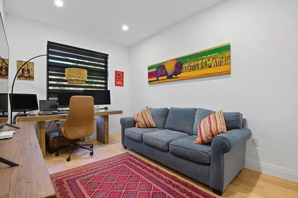 Pelham, ON L3C 3C2,1007 Clare AVE