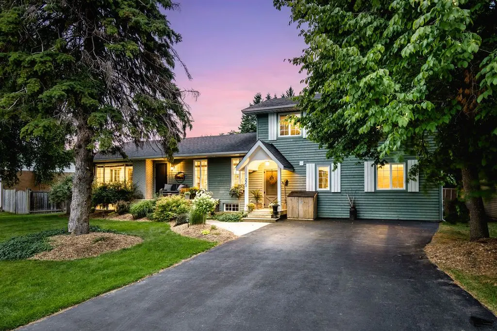 Clearview, ON L0M 1S0,221 JANE ST