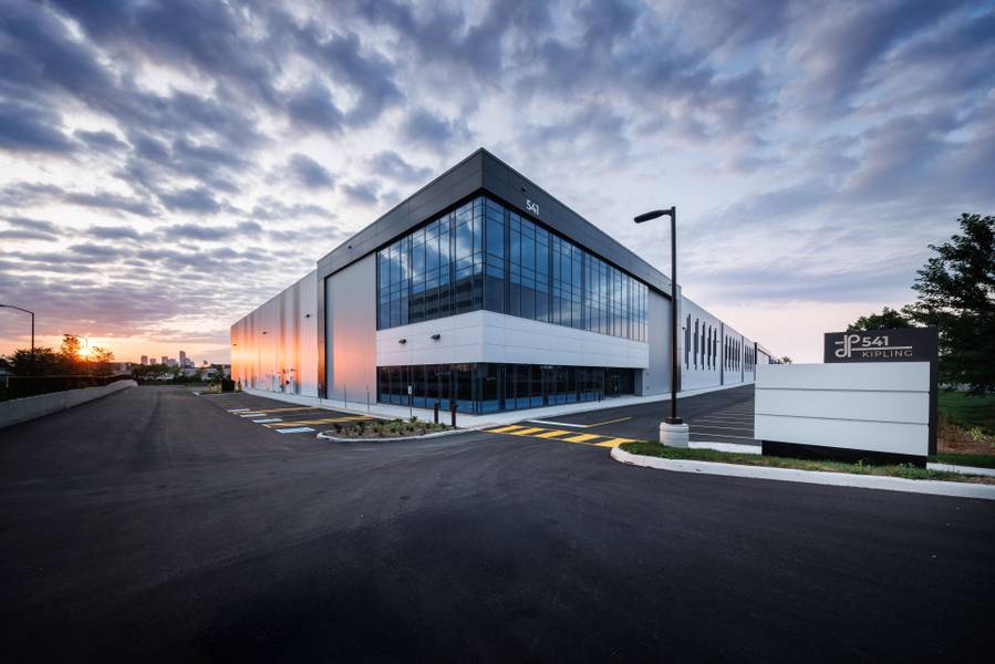 541 Kipling AVE, Toronto W06, ON M8Z 5E7