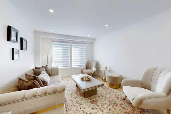 Aurora, ON L4G 3N5,6 Wiles CT