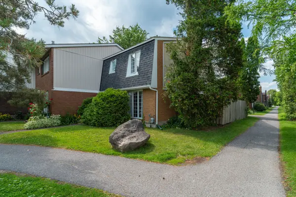 Mooneys Bay - Carleton Heights And Area, ON K2C 0K5,1029 Meadowlands DR #65