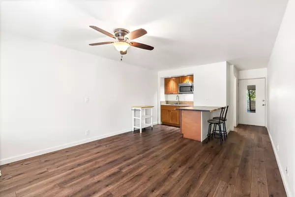 Kailua-kona, HI 96740,75-5680 KUAKINI HIGHWAY #206