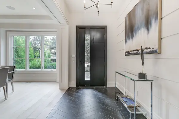 Toronto W08, ON M8X 2M5,8 Shand AVE