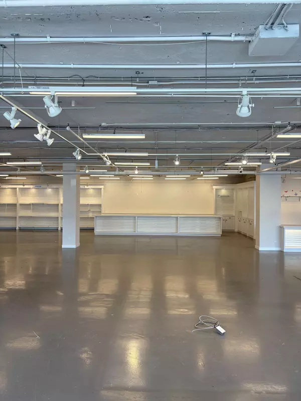 Toronto W04, ON M6B 1G2,1200 Castlefield AVE #Unit A