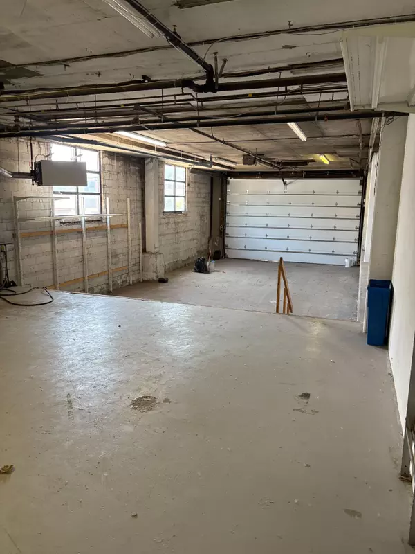 Toronto W04, ON M6B 1G2,1200 Castlefield AVE #GF