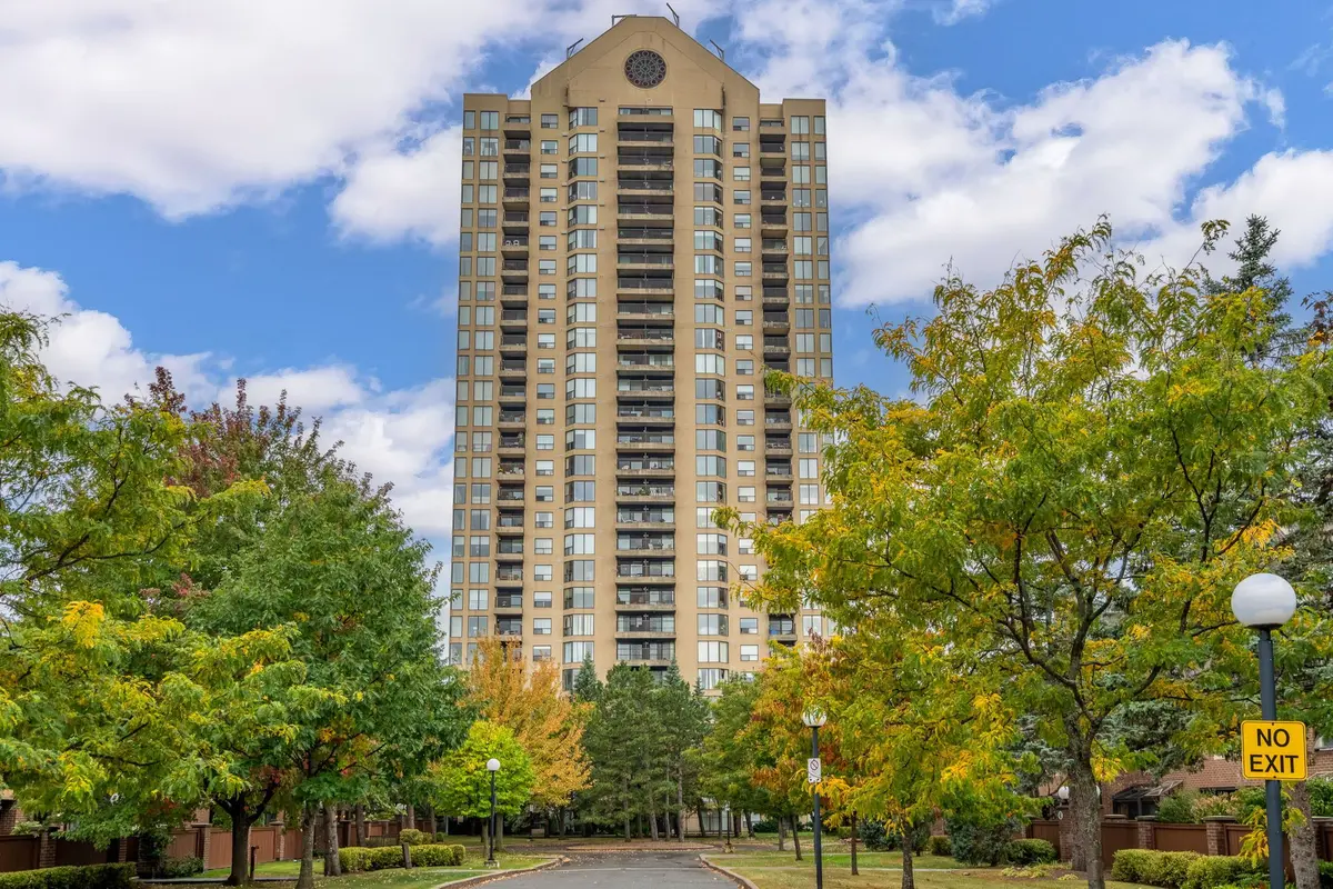 Manor Park - Cardinal Glen And Area, ON K1K 4H9,545 St Laurent BLVD #1604