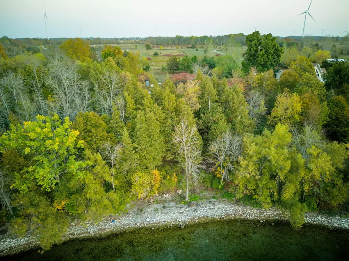 Loyalist, ON K0H 2S0,8300 Front RD