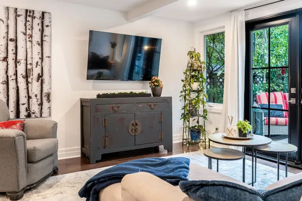 Toronto C04, ON M5M 1A7,91 Lawrence AVE