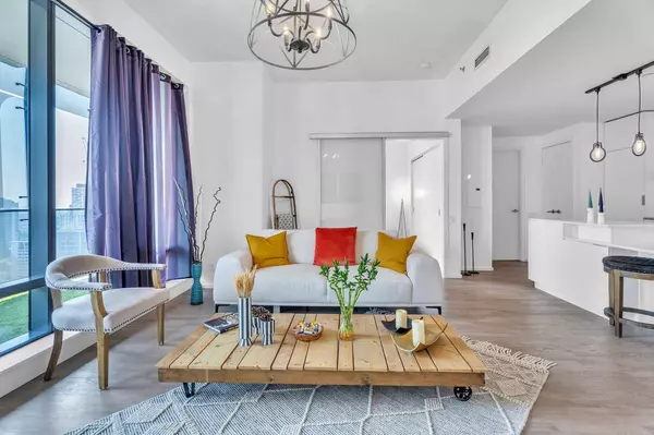 Toronto C01, ON M4Y 0B6,5 St Joseph St ST #2611