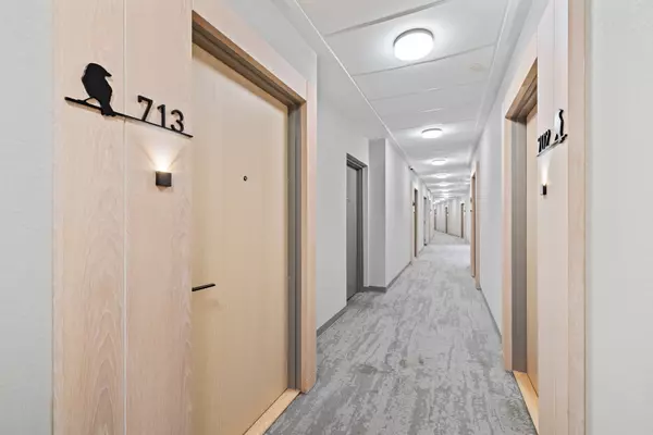 Toronto W05, ON M3K 0E1,60 George Butchart DR #713