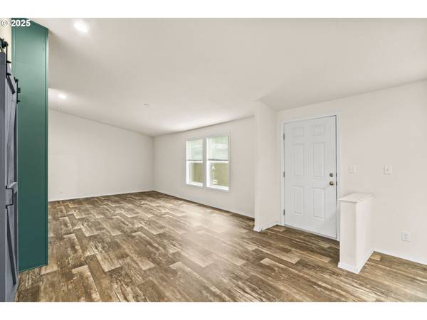 39009 Dexter Rd ##32, Dexter, OR 97431