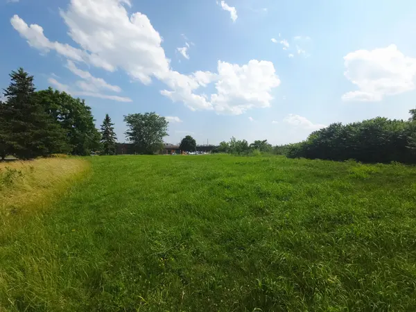 Beacon Hill North - South And Area, ON K1J 1J5,5351 Canotek RD