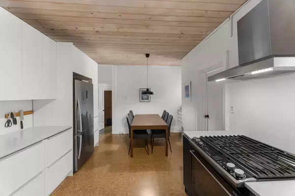 Toronto C01, ON M5S 2M9,10 Borden ST