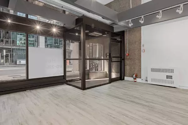 Ottawa Centre, ON K1P 5Y7,50 Queen ST