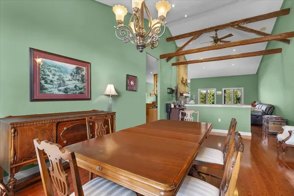 1945 Abingdon RD, West Lincoln, ON L0R 1E0