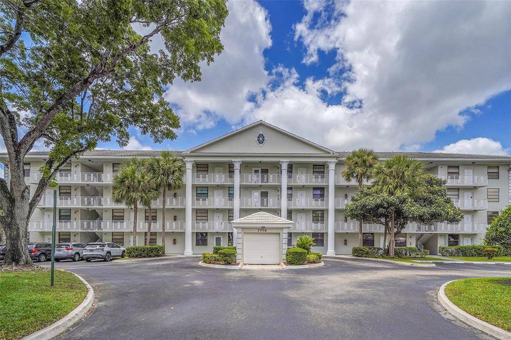 Davie, FL 33324,1713 Whitehall Dr #103