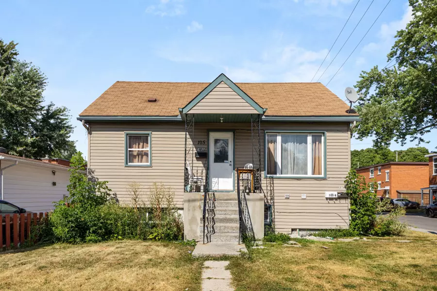 105 Jolliet AVE, Vanier And Kingsview Park, ON K1L 5H1