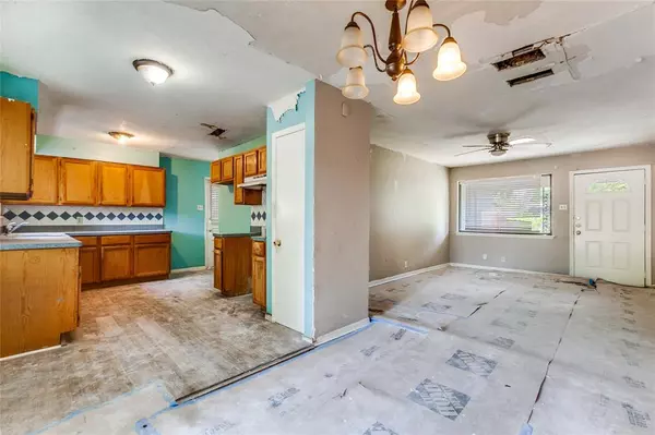 Dallas, TX 75228,3220 Healey Drive
