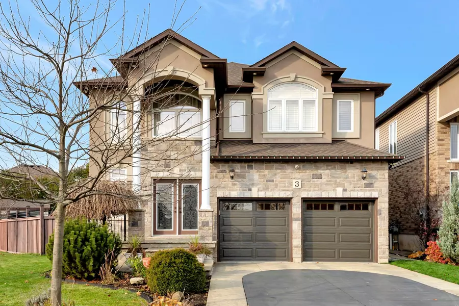 3 Rianna CT, Hamilton, ON L9B 0G3